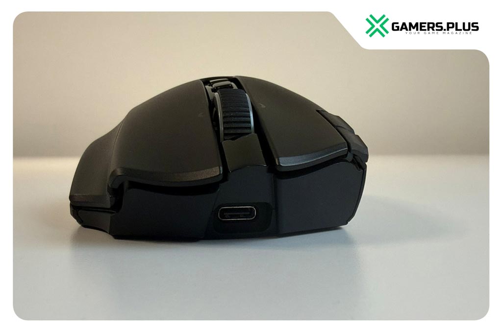 Razer Naga V3 Pro Frontansicht